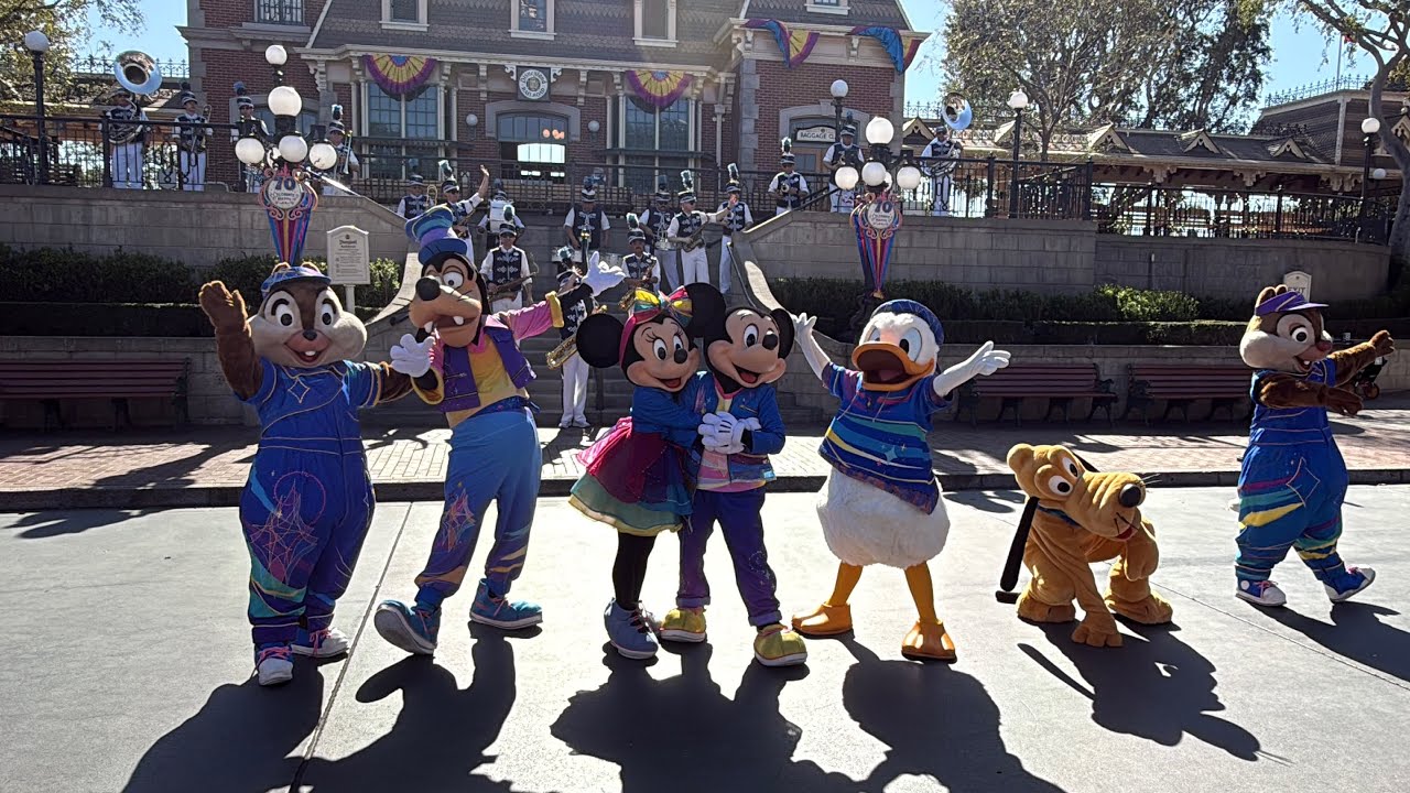 Disneyland Happiest March on Earth 🥁 #disneyland #disney #disneyparks #disneyland70 #celebratehappy