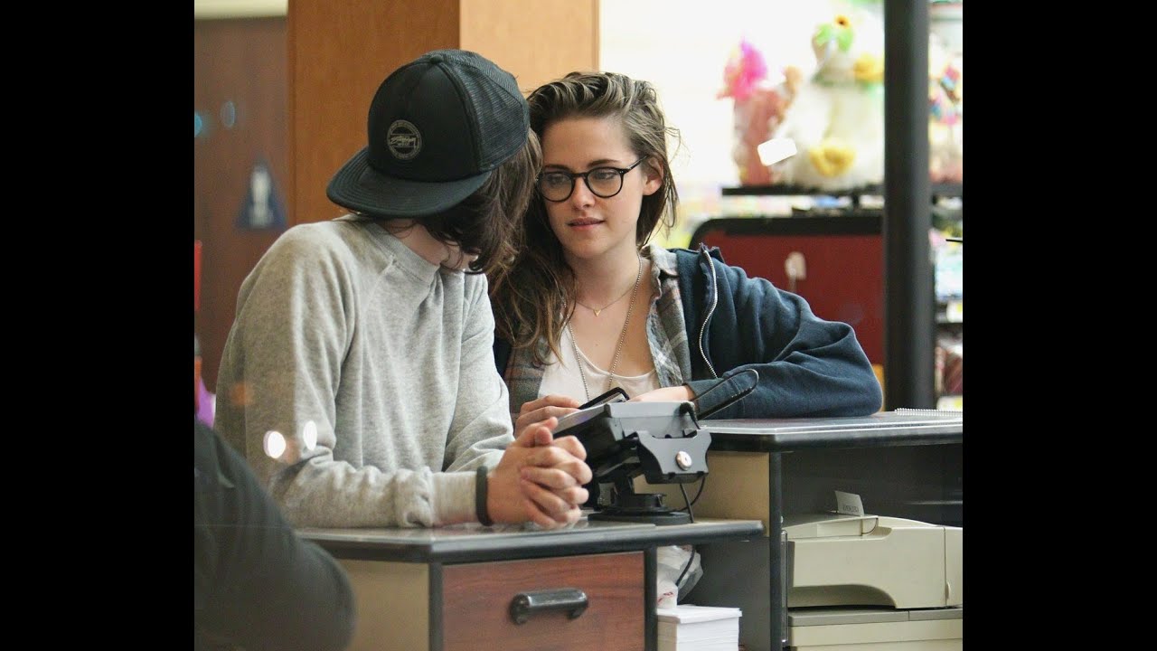 Kristen Stewart and her girlfriend Alicia Cargile kissing