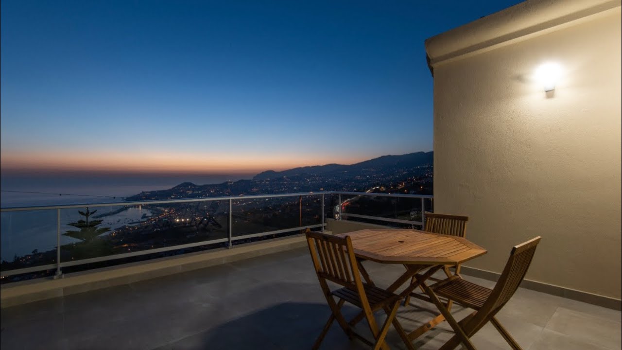 Apartamento T2 com vista para a baía do Funchal