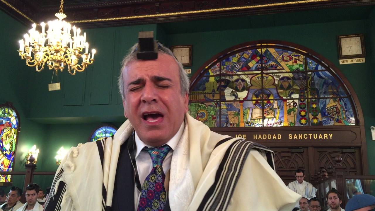 Yechiel Nahari Shachrit Part 1 in Hathaway Shul