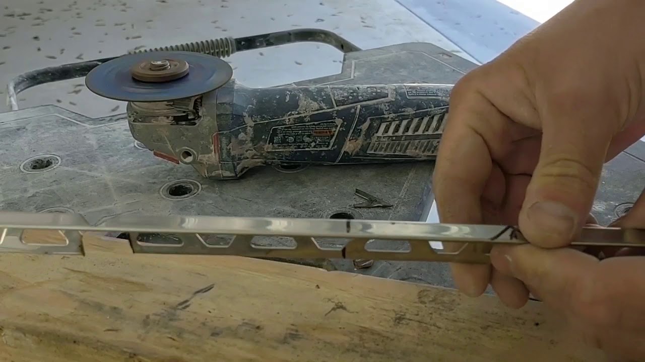 90 ° corners on stainless steel schluter E100