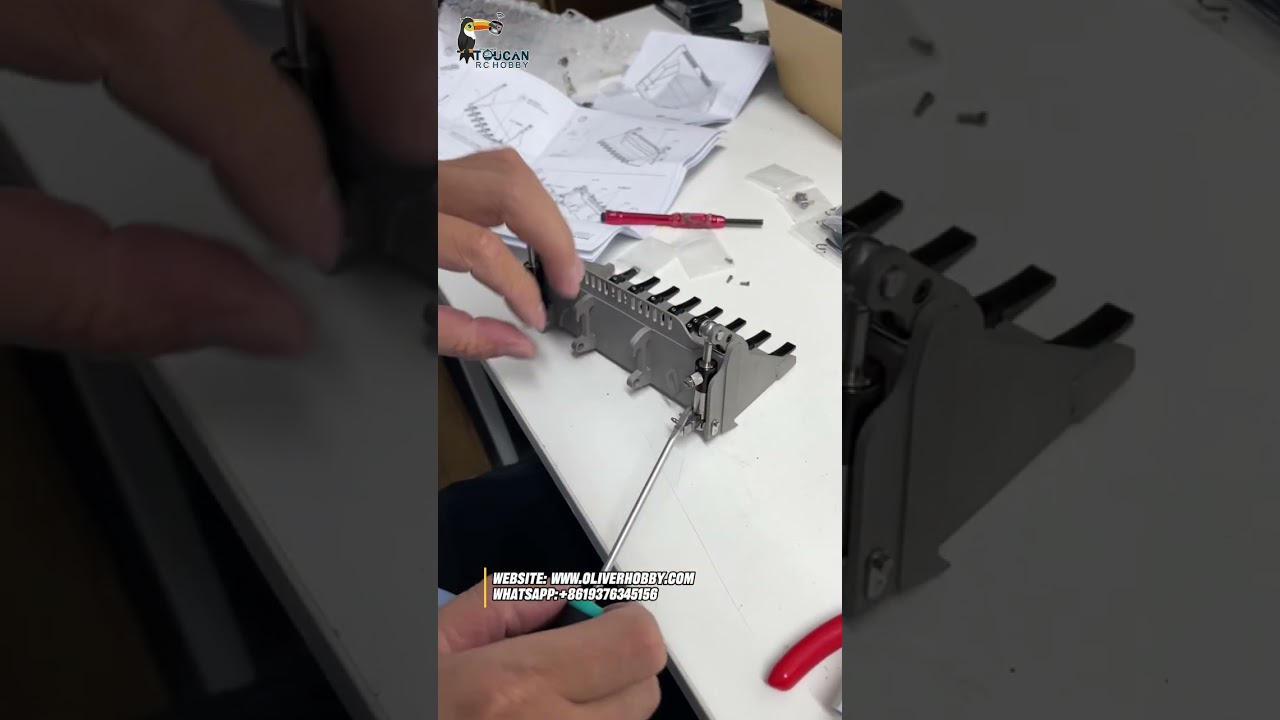 How to assemble the LESU C0049 Openable Bucket KIT for 1/14 AOUE MCL8 RC Loader?