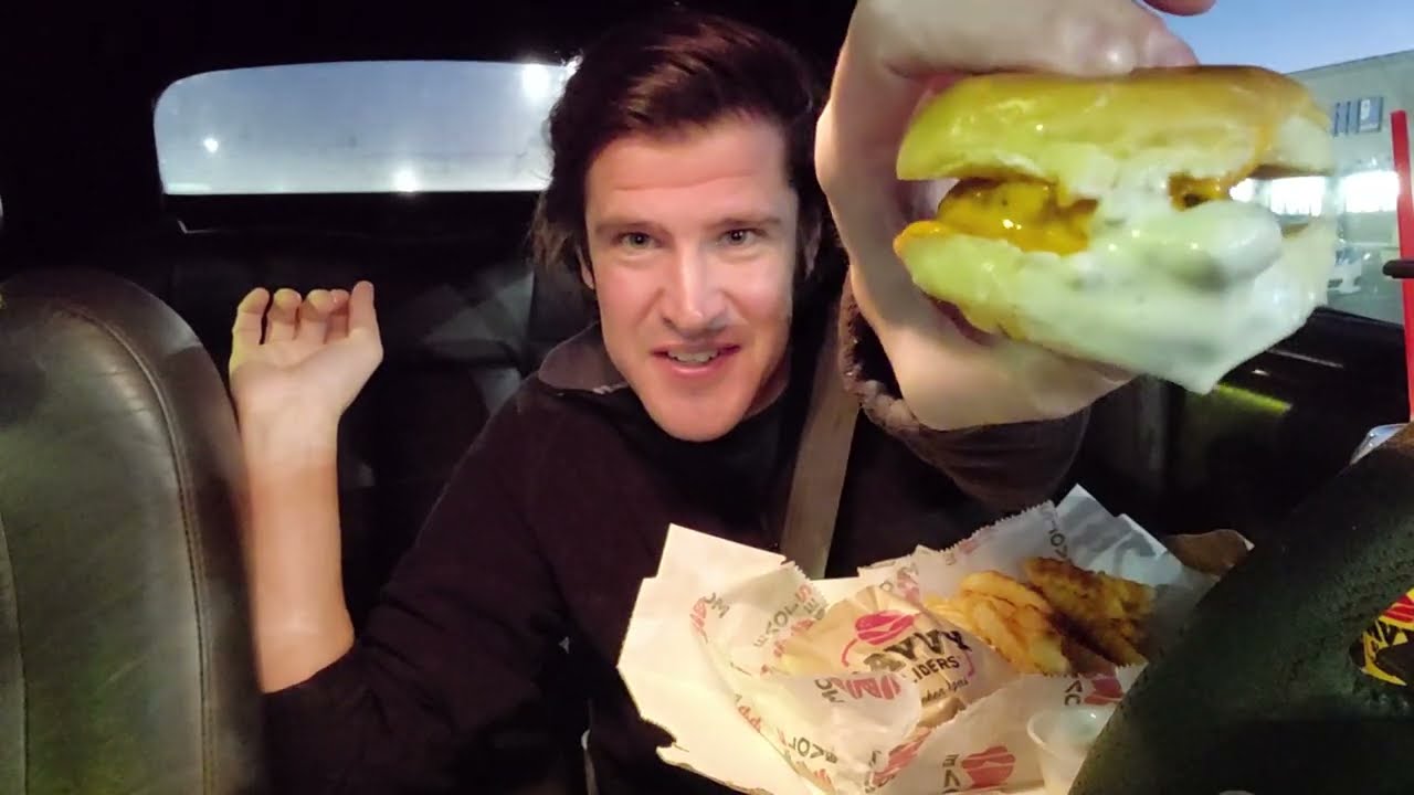 Я наконец-то попробовал Savvy Sliders… и УХ ТЫ! #миссисипи #gulfport #fastfoodmukbang #foodreview