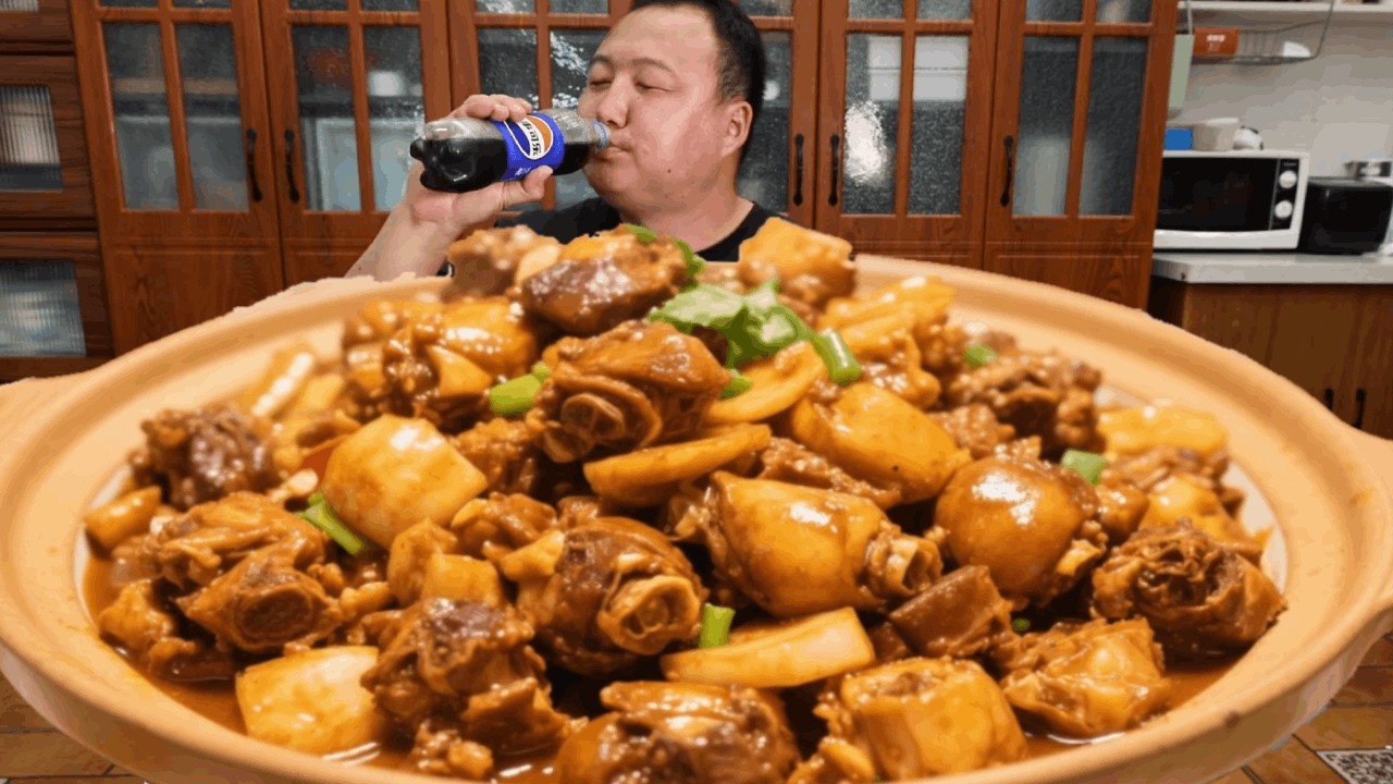 A-Qiang’s 50lbs Chicken Drumsticks Recreate Century-Old Braised Chicken！