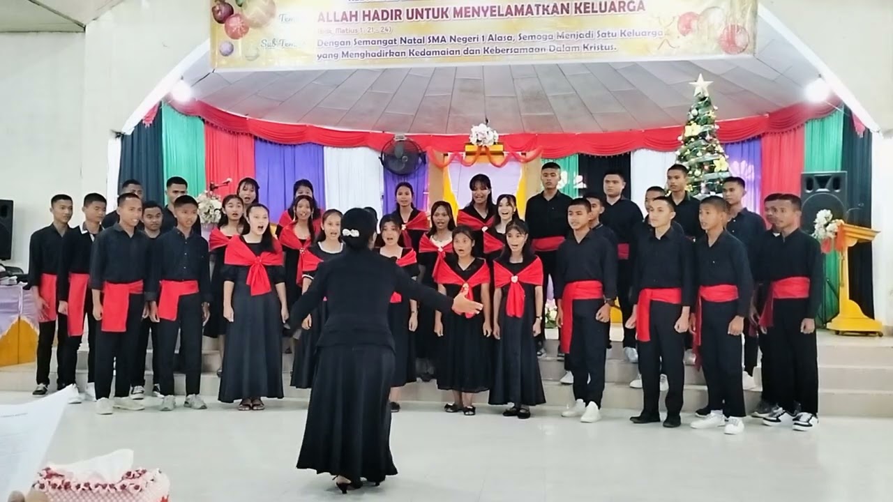 JUARA 1 LOMBA PADUAN SUARA - XII SUDIRMAN SMA NEGERI 1 ALASA