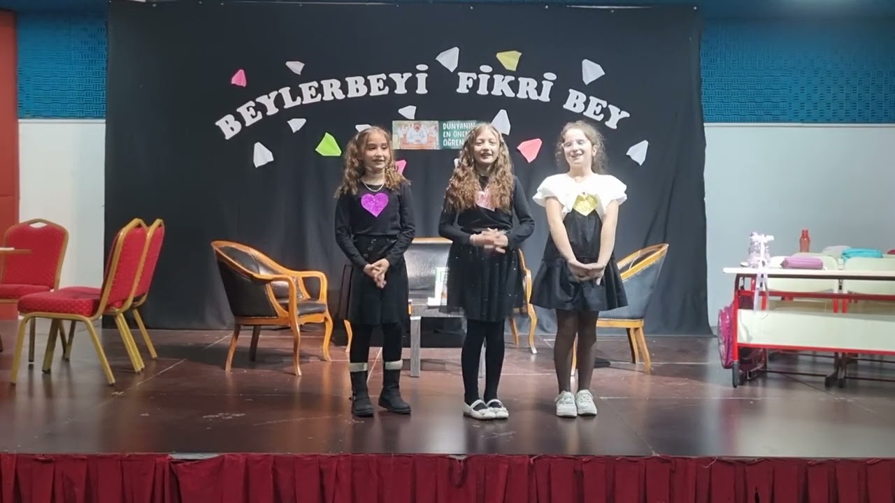 İlkokul Öğrencilerimizden Beylerbeyi Fikri Bey Tiyatro Gösterisi