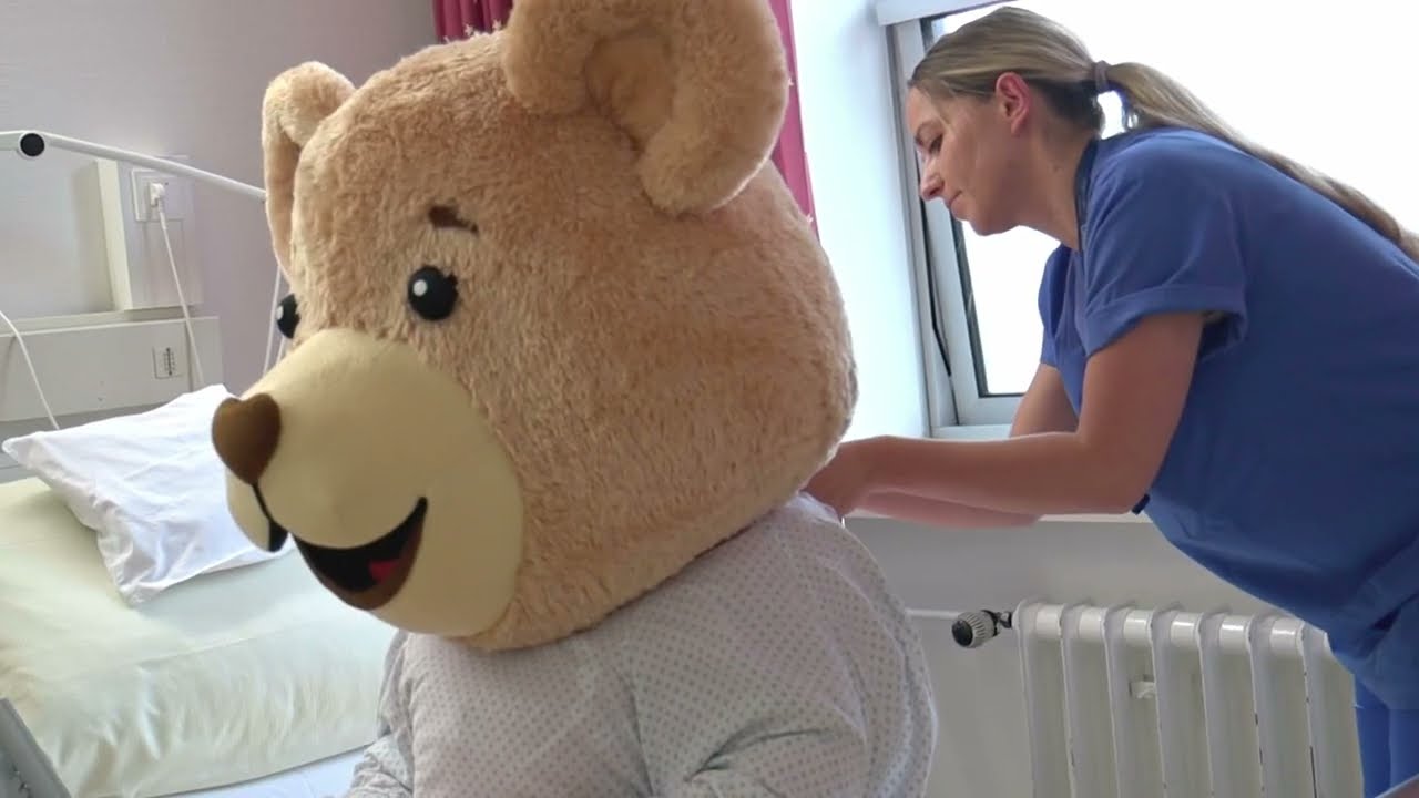 Pauli im Kinderherzkatheterlabor