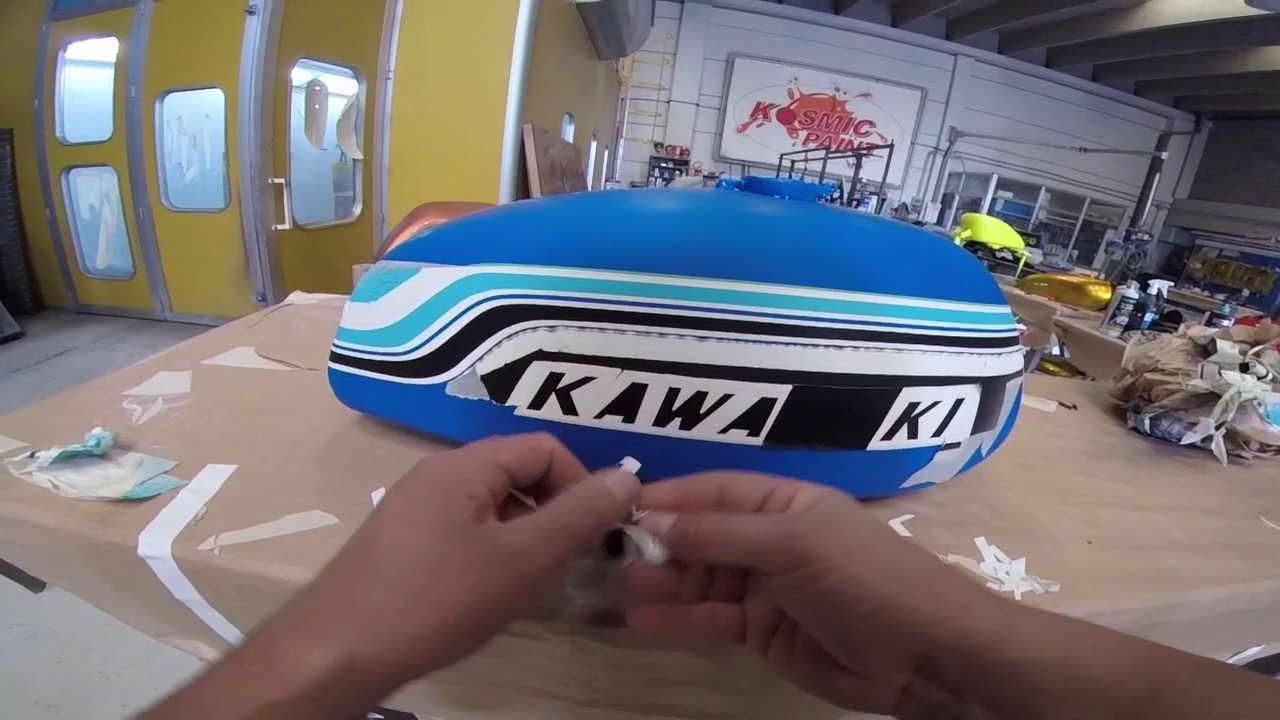 Kawasaki H2 750 triple paint stripe
