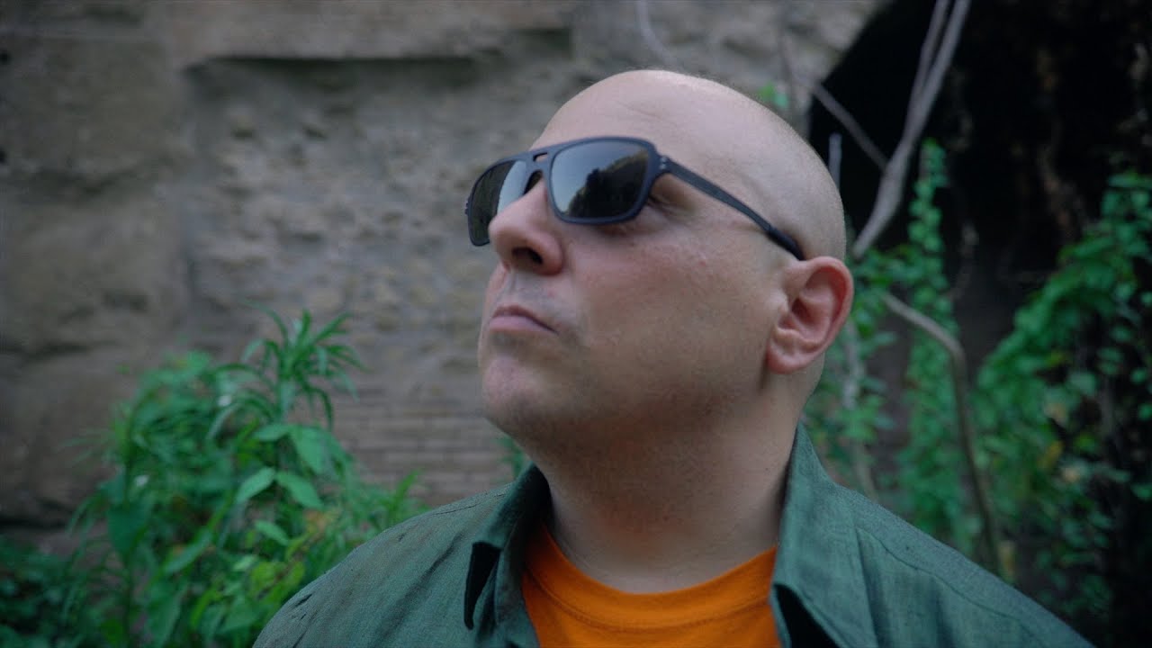 Brusco - Bagaglio a Mano (Official Video)