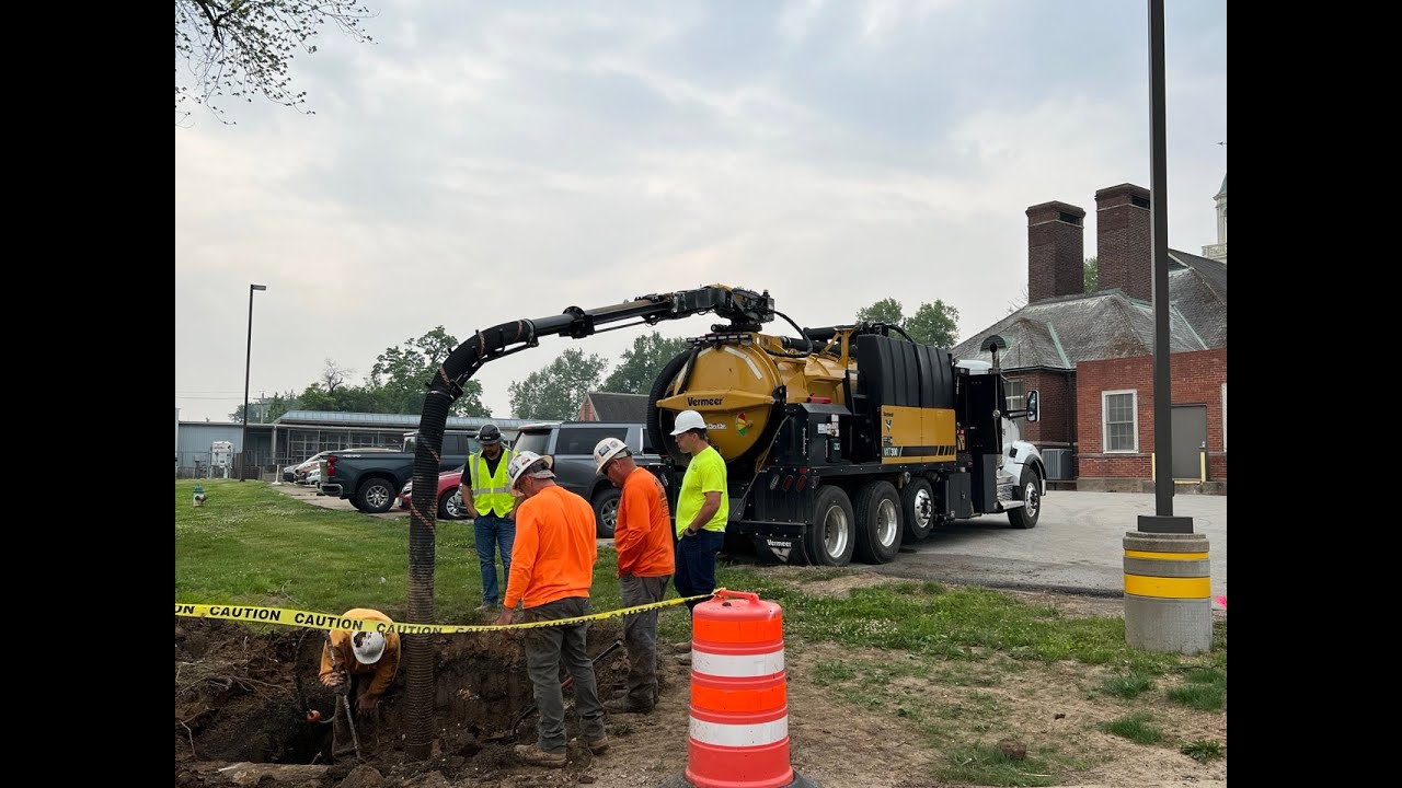 Rees Construction -  VXT300 Vac Truck in Action!