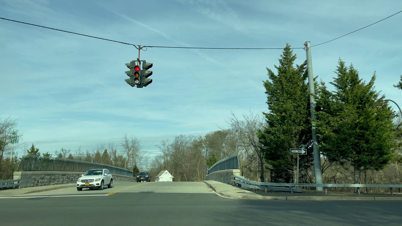 DRIVING BY OLD WESTBURY, NEW YORK,  WINTER 2020, 4K/60