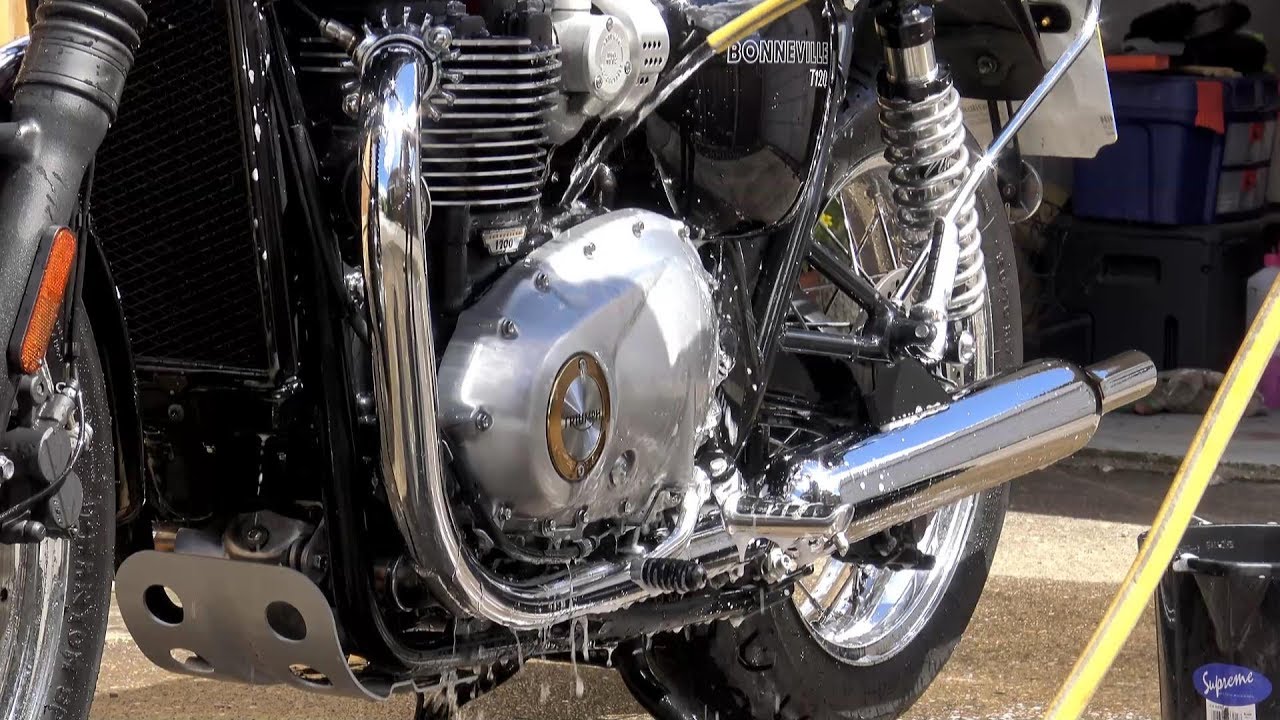 Triumph T120, WASHING YOUR MOTORCYCLE. The ultimate bike cleaning method ?