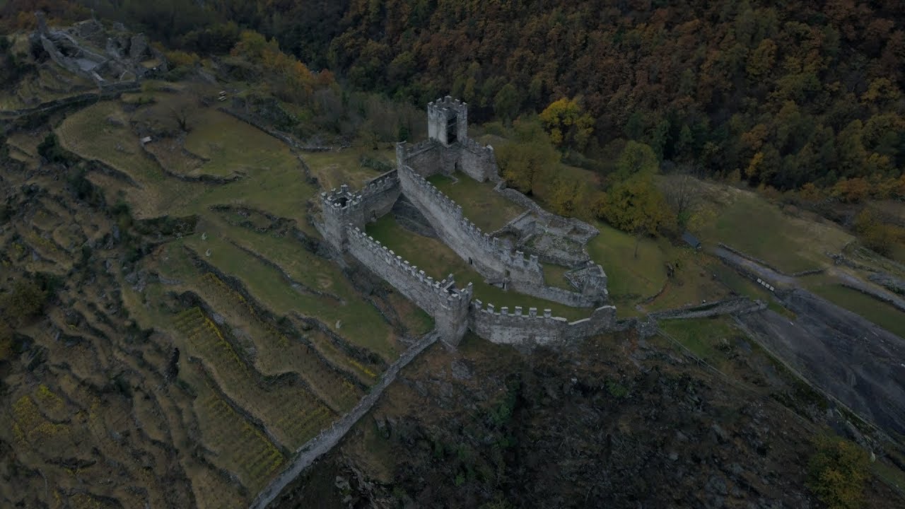 I Castelli di Grosio ripresi dal Drone