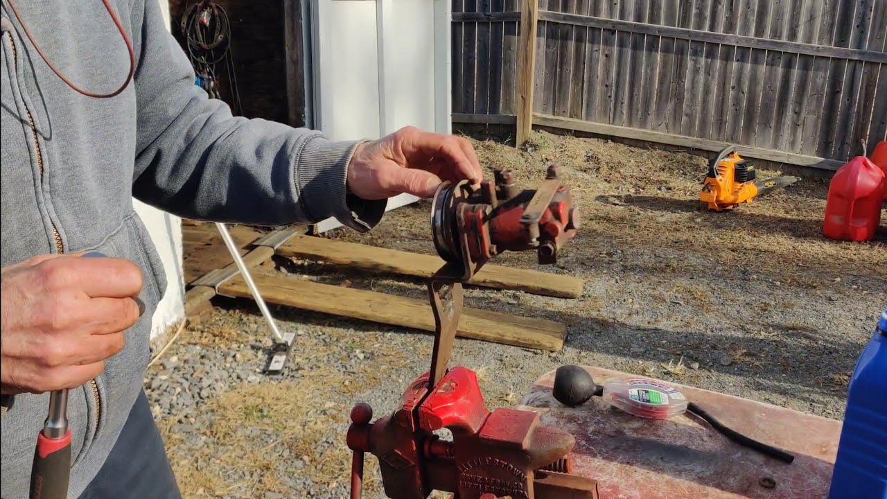 Gravely (External Engine Governor Failure) Let's Check It Out.