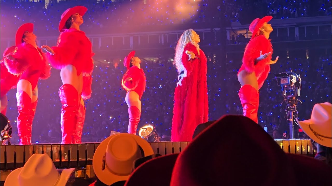 Beyoncé - Cowboy Carter Tour - II Hands II Heaven - Houston Night 2