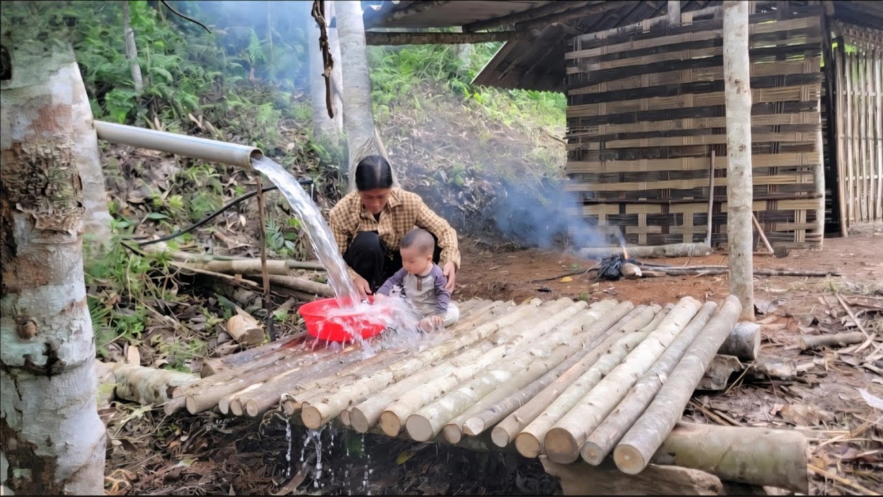 30-Year-Old Single Mother: Harvesting Bamboo Shoots to Sell - Building a Bathing Area | A New Life