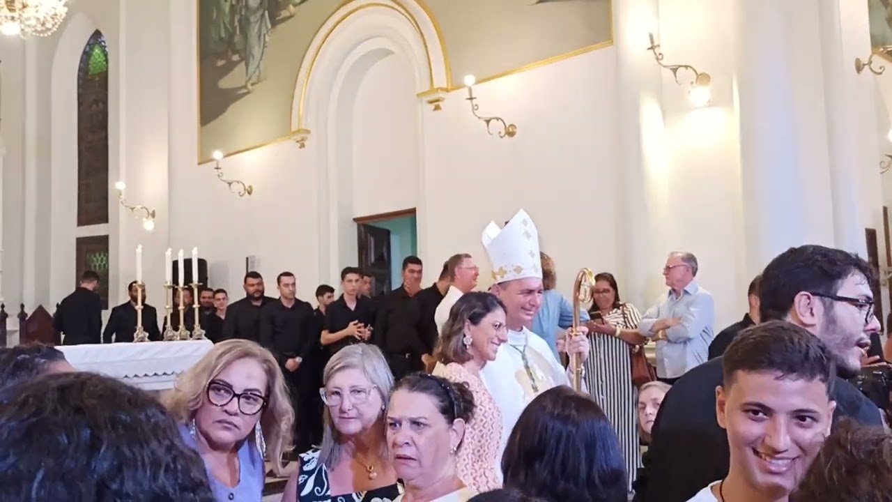 Posse: encerramento da Cerim&ocirc;nia de posse, Dom Juarez, Diocese de CARATINGA.