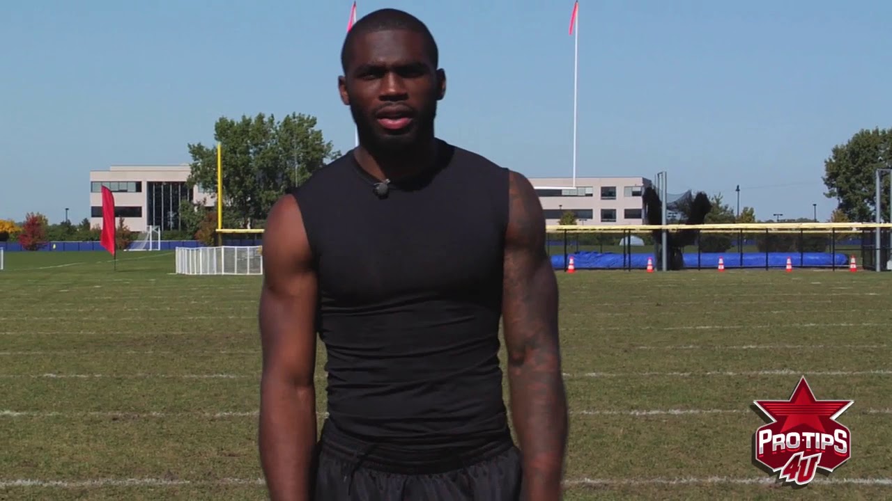 Wide Receiver Earl Bennett Discusses How to Sync your Hips when Running your Routes