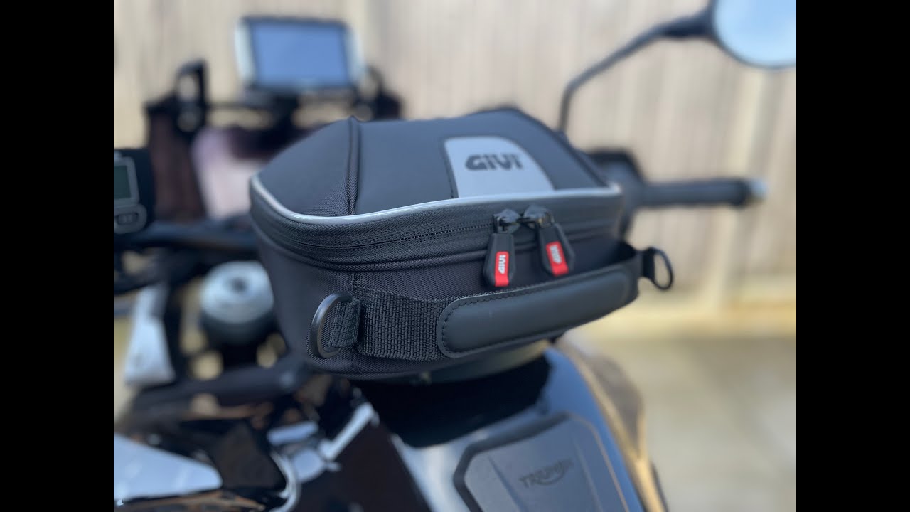 Givi XS319 Tank Lock Bag / Review/ How does it fit on the Triumph Tiger 900?