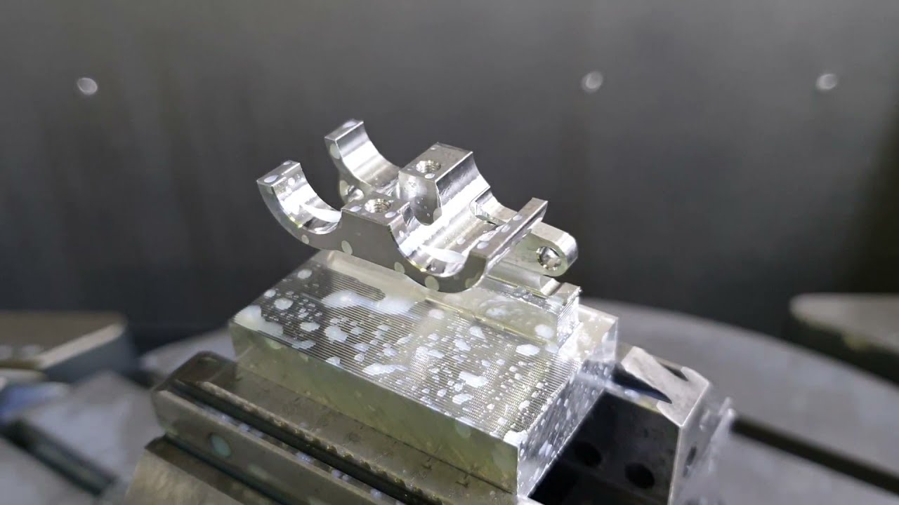 hyperMILL 5X Deburring