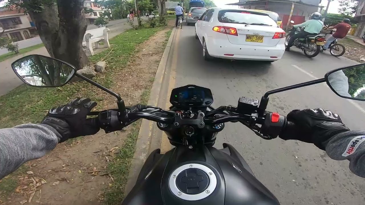SUZUKI GIXXER 250 - DESPEGUE DE MOTOR - MITO O VERDAD