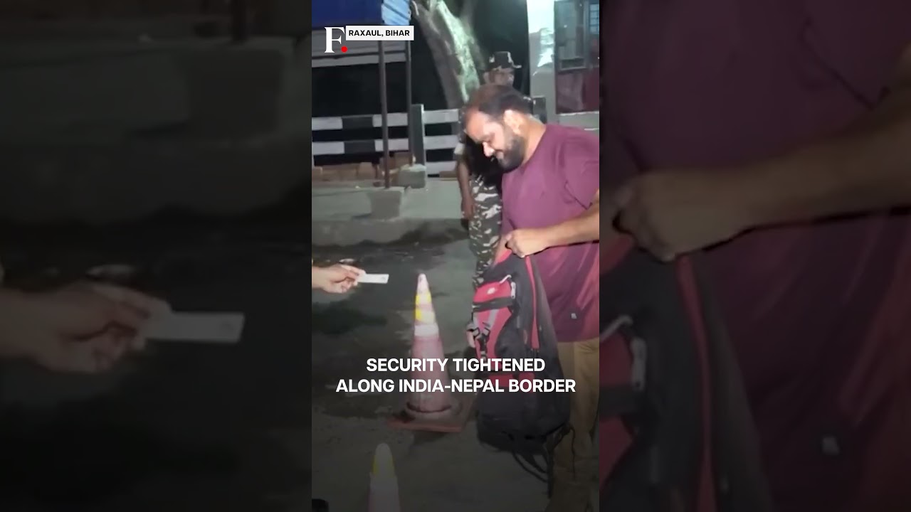 Watch: Nepal Protesters Reach India Border, Shout Slogans In Front Of Police | N18G