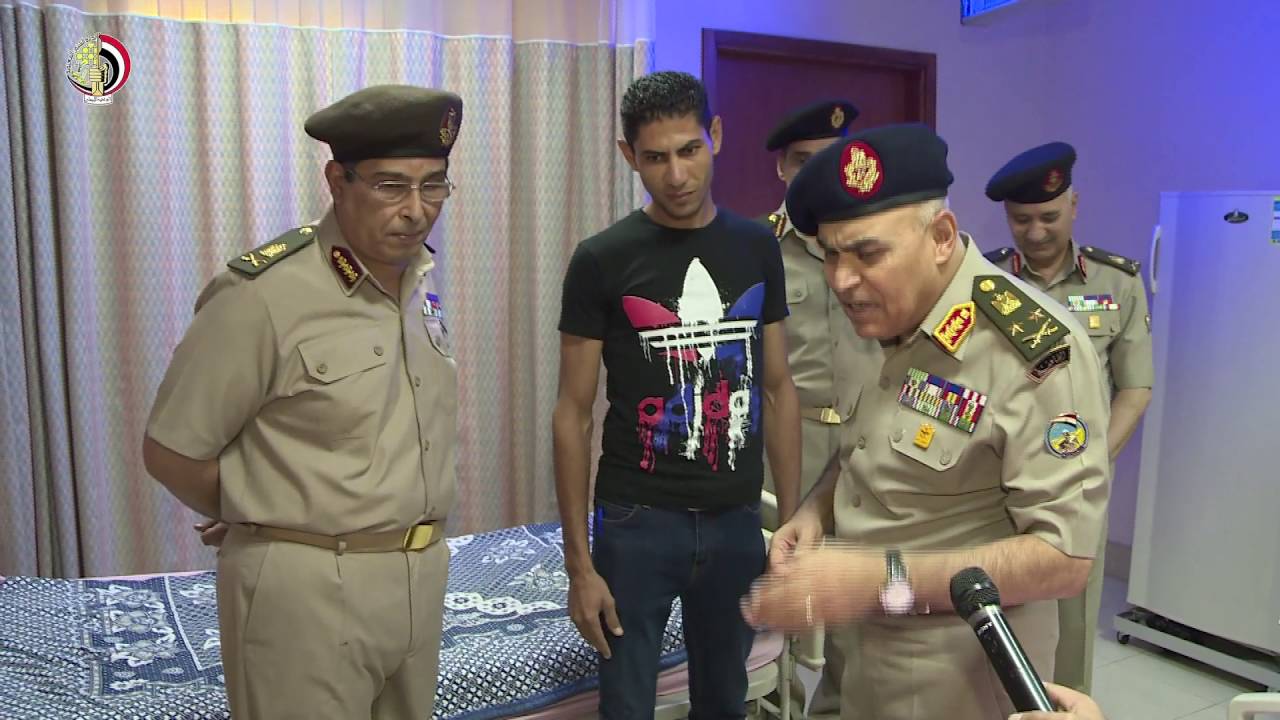 الفريق أول صدقى صبحى يزور أبطال القوات المسلحة مصابى المواجهات مع الإرهاب