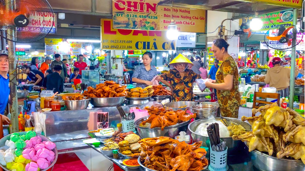 The Most Attractive Dishes At Vietnam's Largest Market