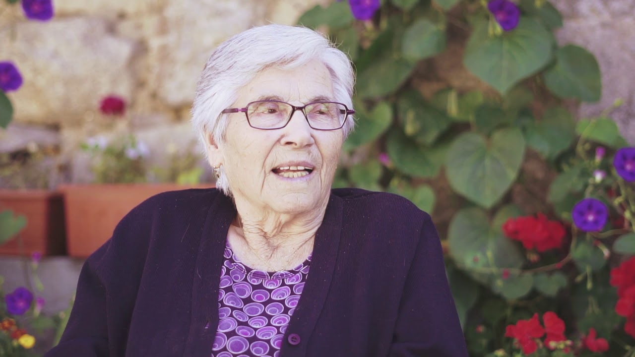 é-romance: Remedios Santana recita un romance tradicional galego