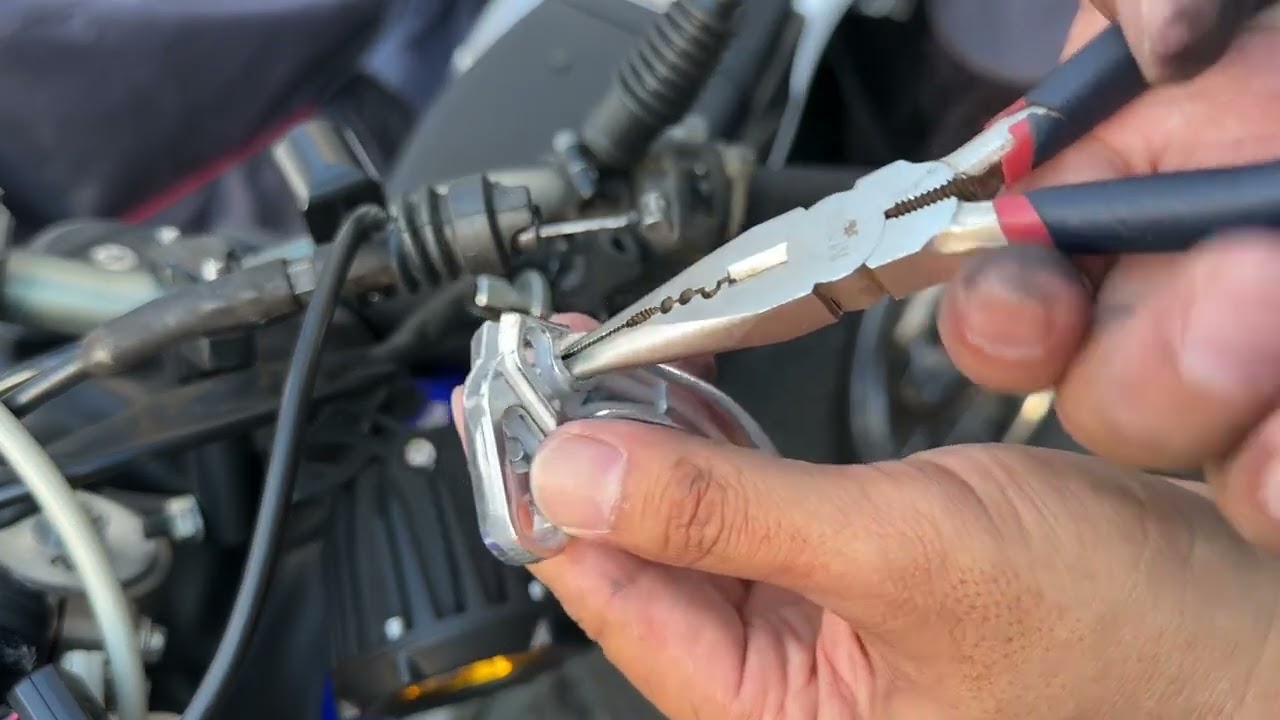 ワイヤー式クラッチレバーの交換方法WR250