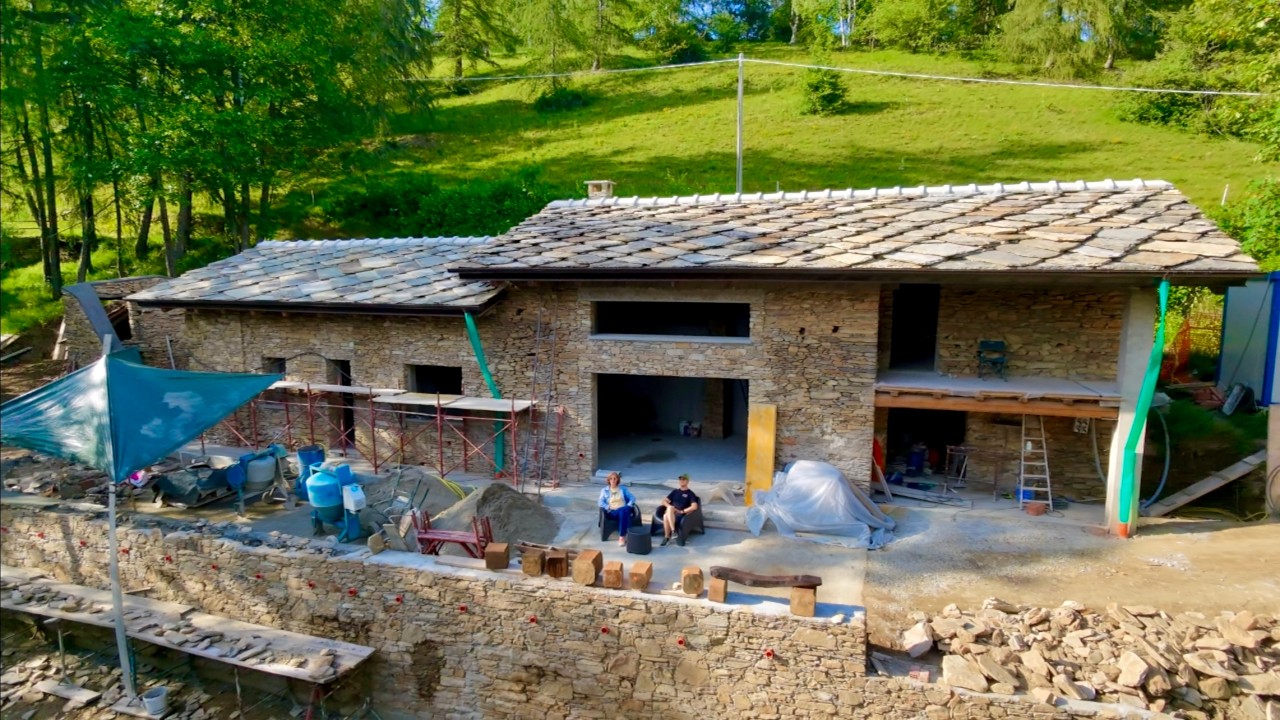 22 Starting to Look Like a House | Plastering | Preserving Old Beams | Restoring a Stone Cabin