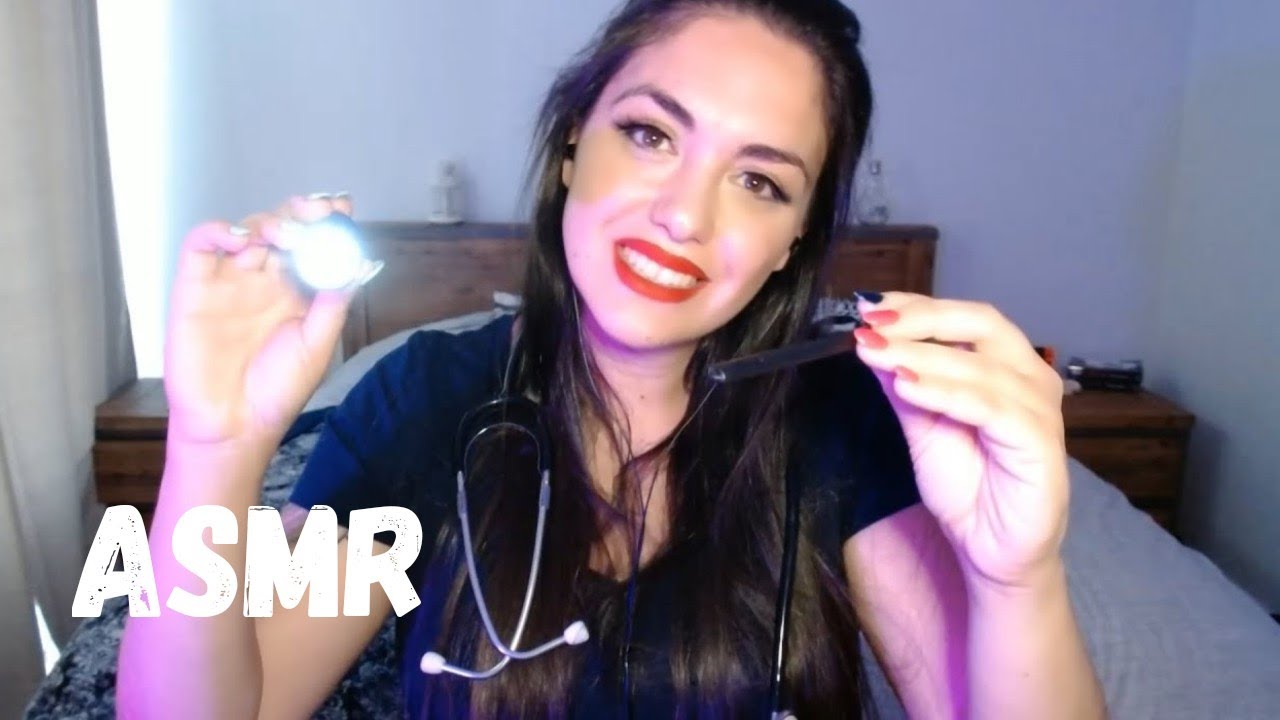 ASMR ROLEPLAY INFIRMIÈRE À DOMICILE ( examen des yeux, des oreilles et du cuir chevelu )