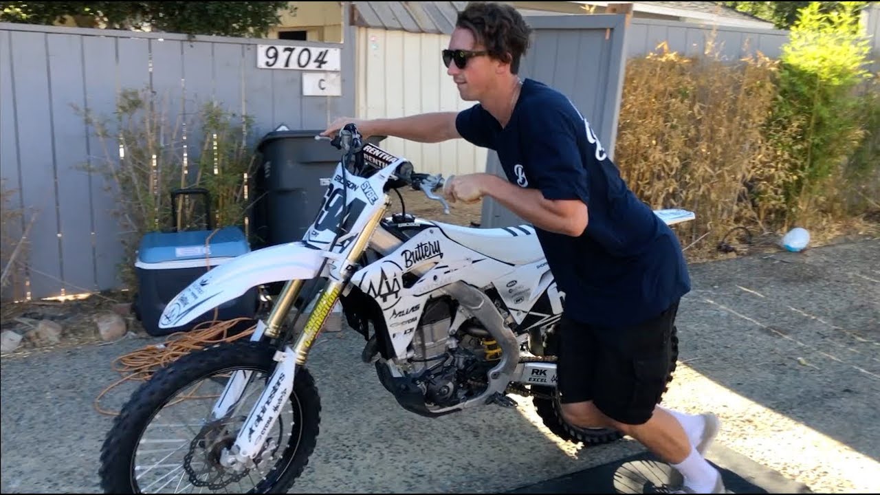 Medium Goes Back To School - Buttery Vlogs Ep5