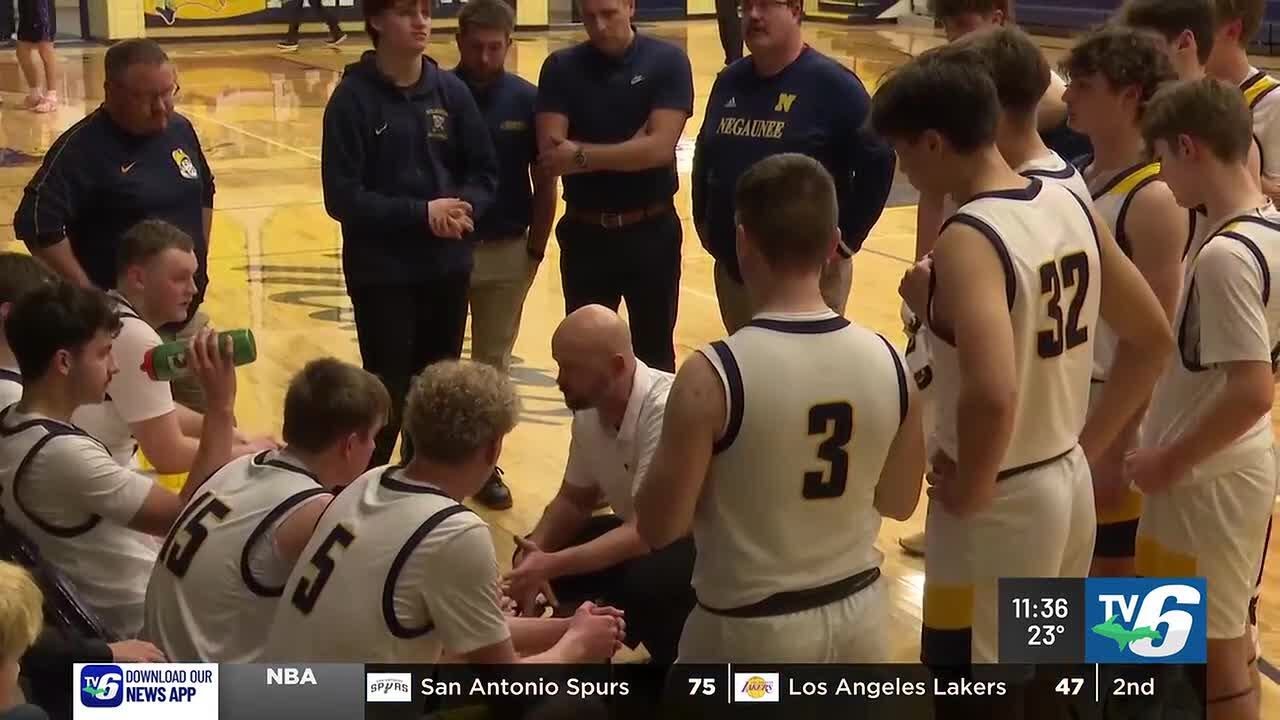 Negaunee boys' basketball hangs on for 60-52 win over No. 5 Gladstone