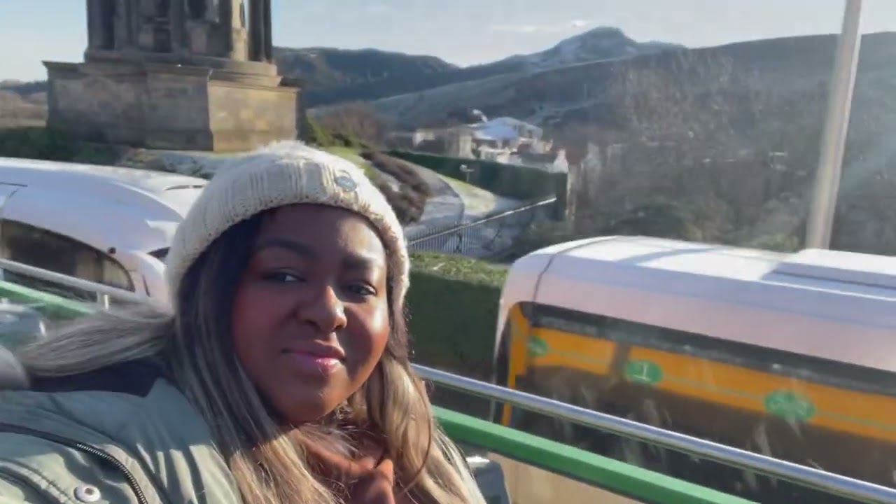 Edinburgh Hop on Tours with City Sightseeing (Passeio de ônibus pela Escócia) por Jessica Americano
