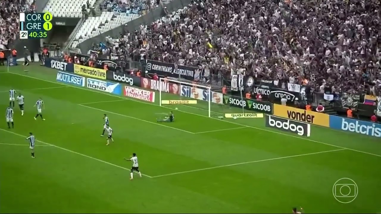 golaço de Renato Augusto contra o gremio