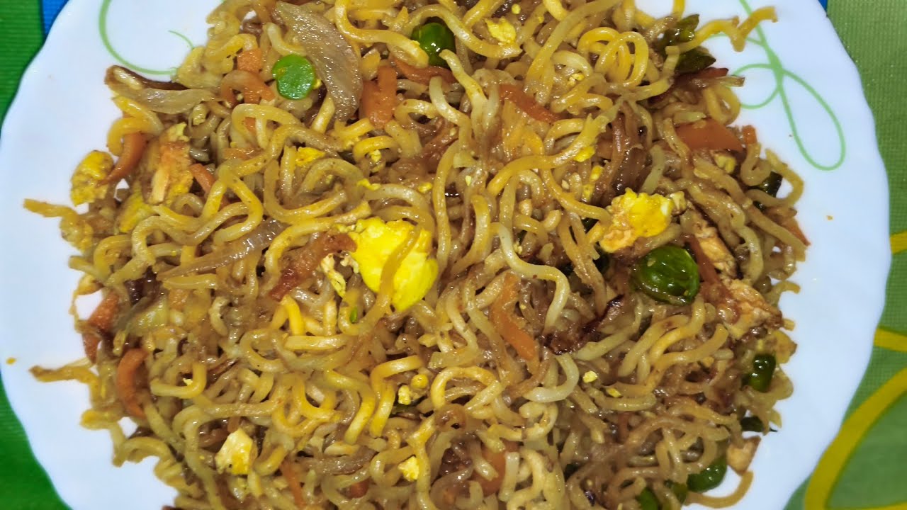 শীতের টাটকা সবজি আর ডিম দিয়ে টেস্টি ভাজা মেগি একবার এভাবে বানিয়ে দেখুন #instant Maggi bhaja recipe