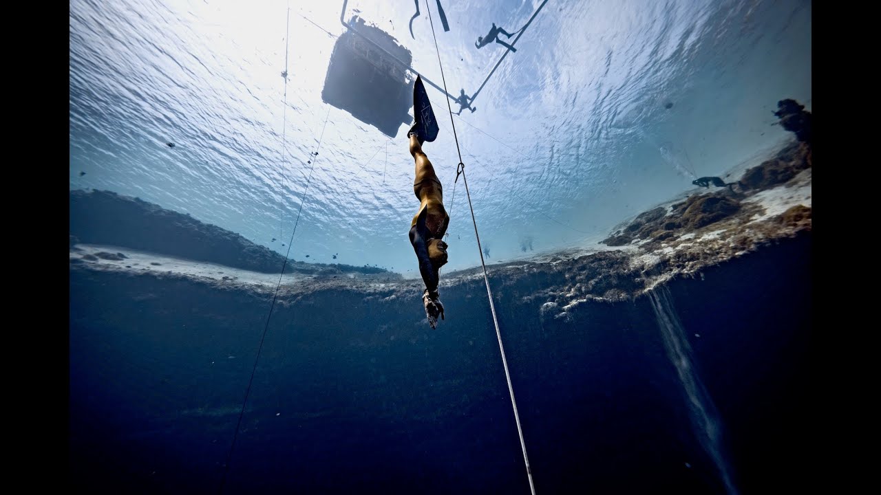 Stéphane Tourreau Apnée à -111m CWT Monopalme, Vertical Blue 2021! Dean's Blue Hole, Bahamas!