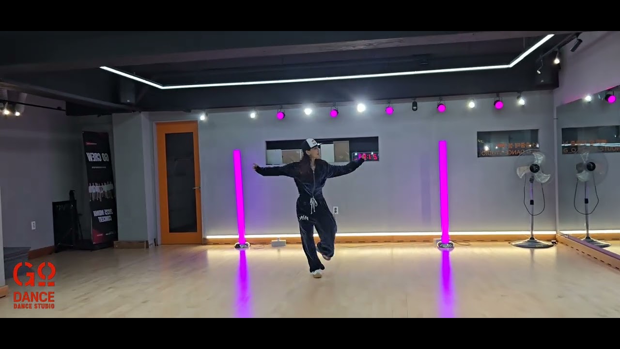 [MIRROR] #몸풀이작품/#다이어트댄스 #KiiiKiii (키키)/#404(New Era)#최신곡 #포인트창작안무--지오댄스 고현주강사 #이지댄스#(편집음악)✔️출처남겨주세요
