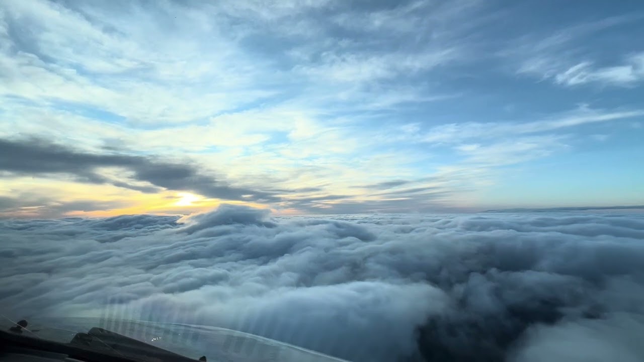 Stunning cloudsurfing Raw video