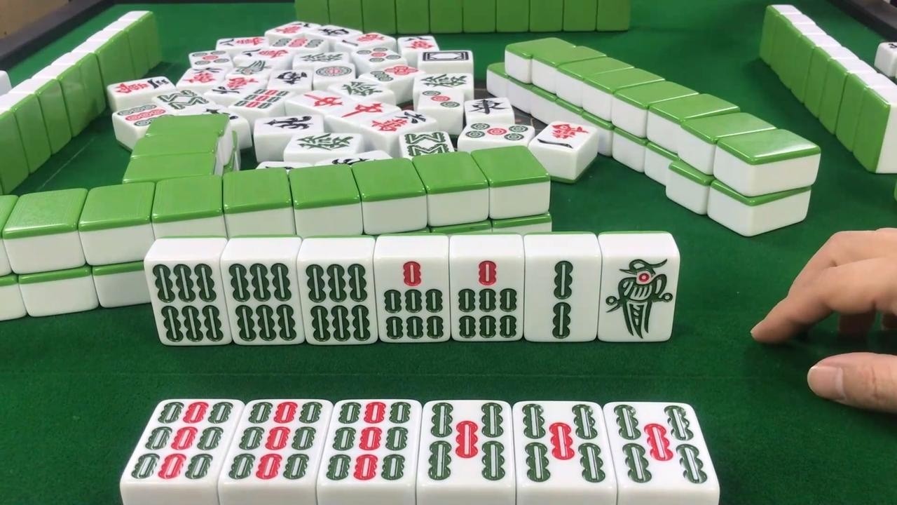 烂牌自有烂牌的打法，一局碰碰胡见证大姐的实力，就这么牛