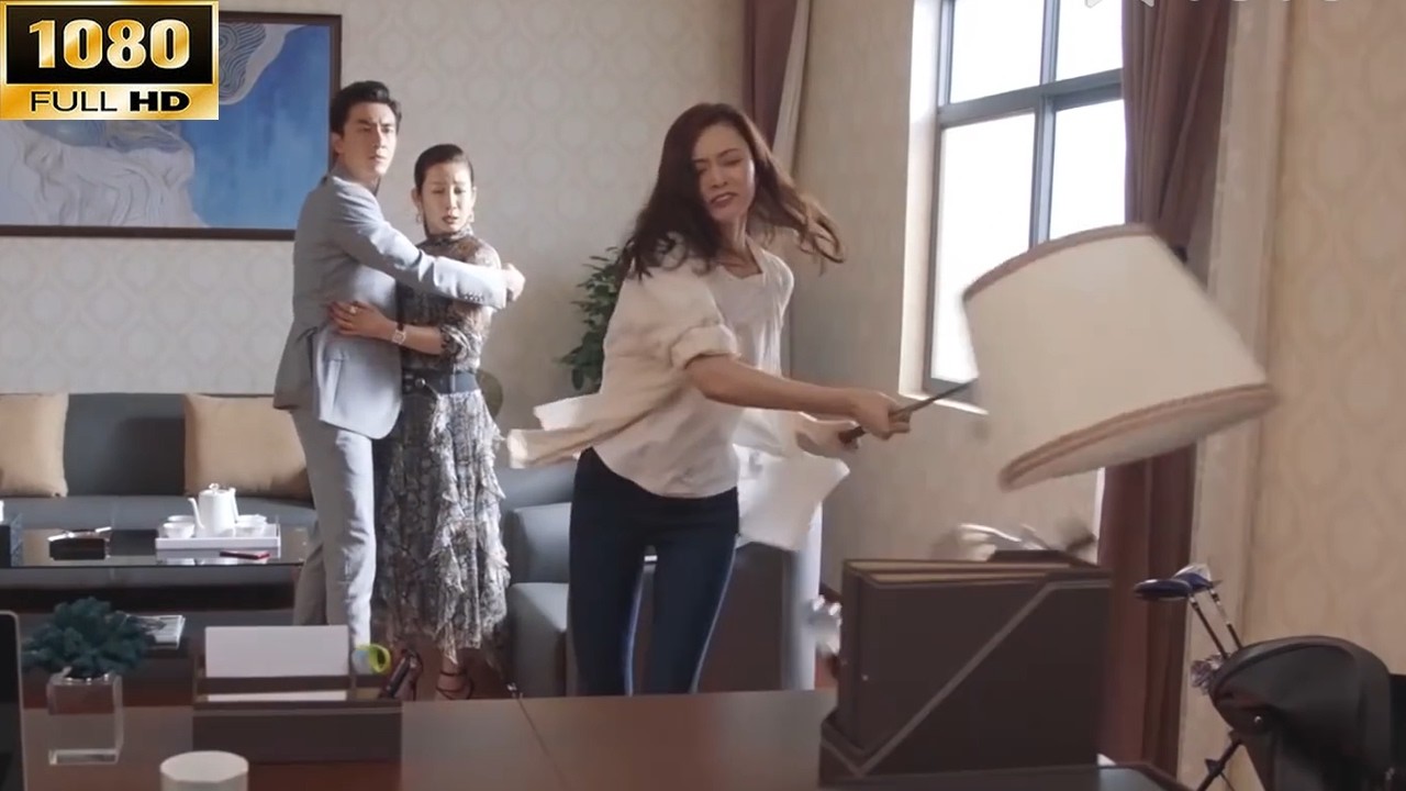 男友背叛她和富婆在一起，女孩直接愤怒大闹，让他们当场付出代价!❤️ #甜宠 #cdrama #霸道总裁 #灰姑娘 #爱情 #OverbearingCEO