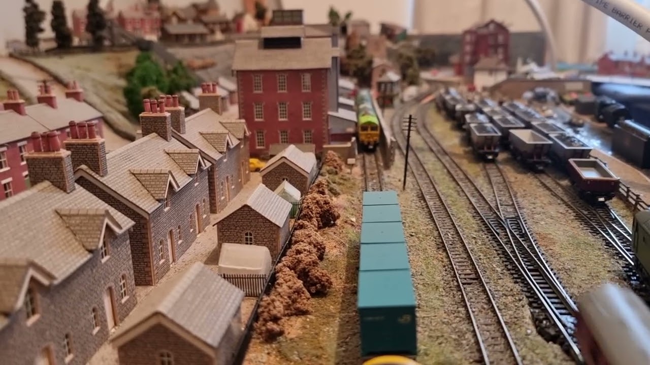 N gauge class 55 deltic ( lima coaches)..one of my favourites 