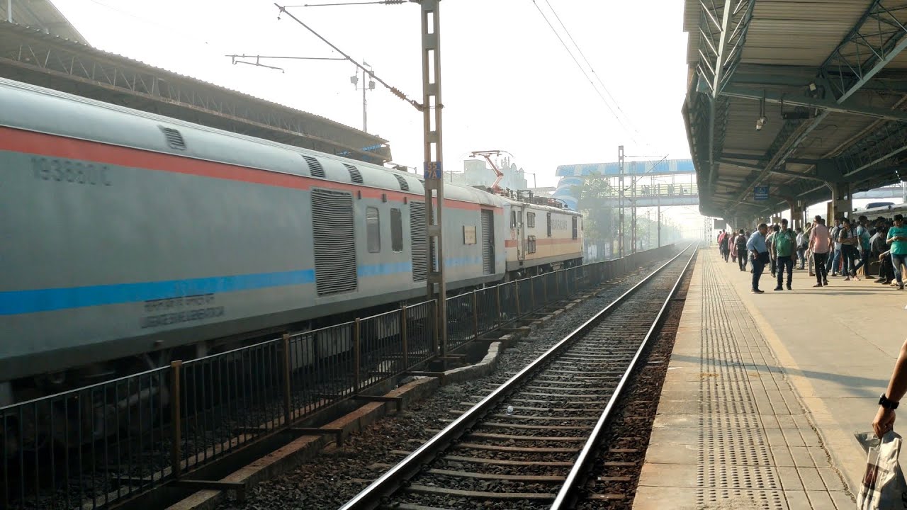Avadh Express running late || Indian railways ||