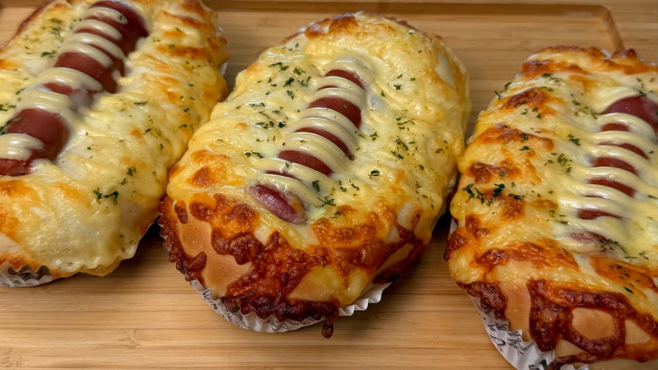 How to Make Hong Kong Style Sausage Bread (港式芝士沙律腸仔包) 🌭🍞🥖