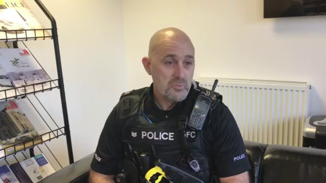 Police officer talks suicidal man down from motorway bridge - Police Bravery Awards 2017
