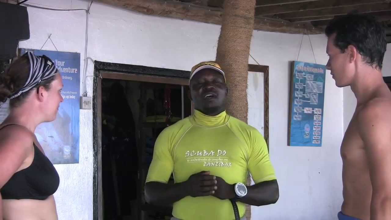 Tumbatu island PADI dive briefing and site approach by zodiac - Zanzibar, Tanzania