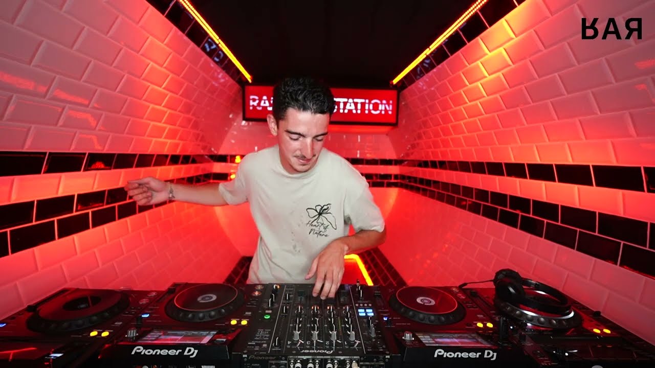 VALLES / 160 BPM - BASS STATION 2 - 085 / HARD TECHNO