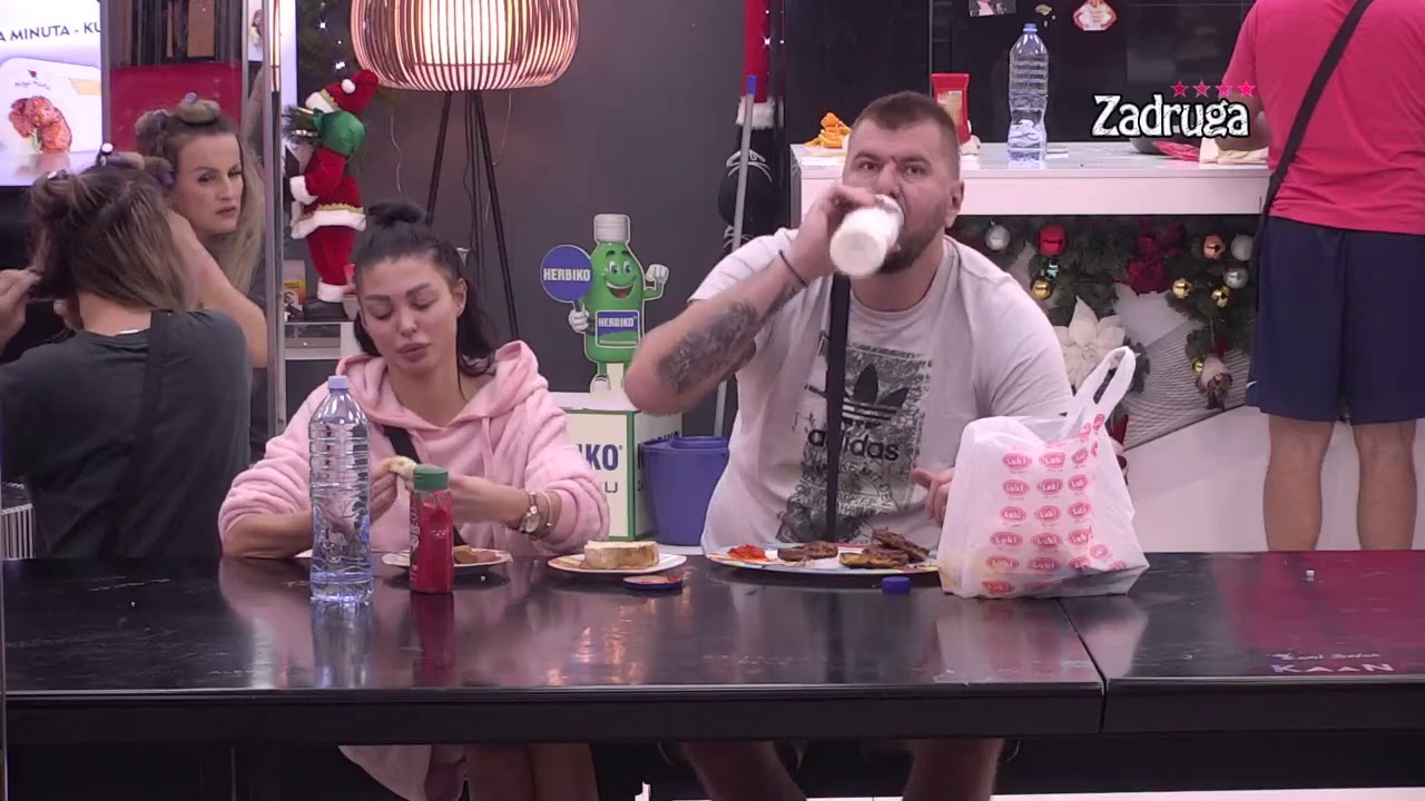 Zadruga 4 - Maja ne da Janjušu mira, upozorava ga da ga neće ostaviti na miru - 10.12.2020.