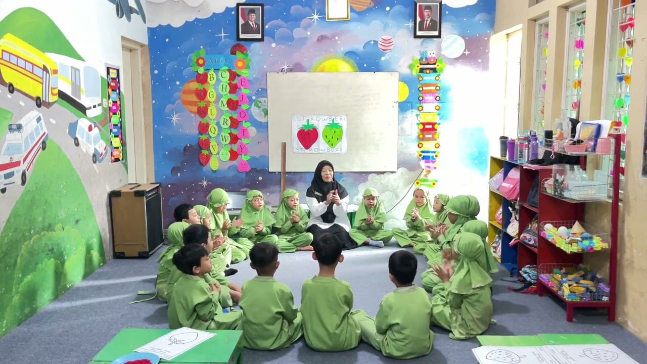 Buah Kesukaanku / Strawberi - PPG Daljab 2026 - Rahmayanti